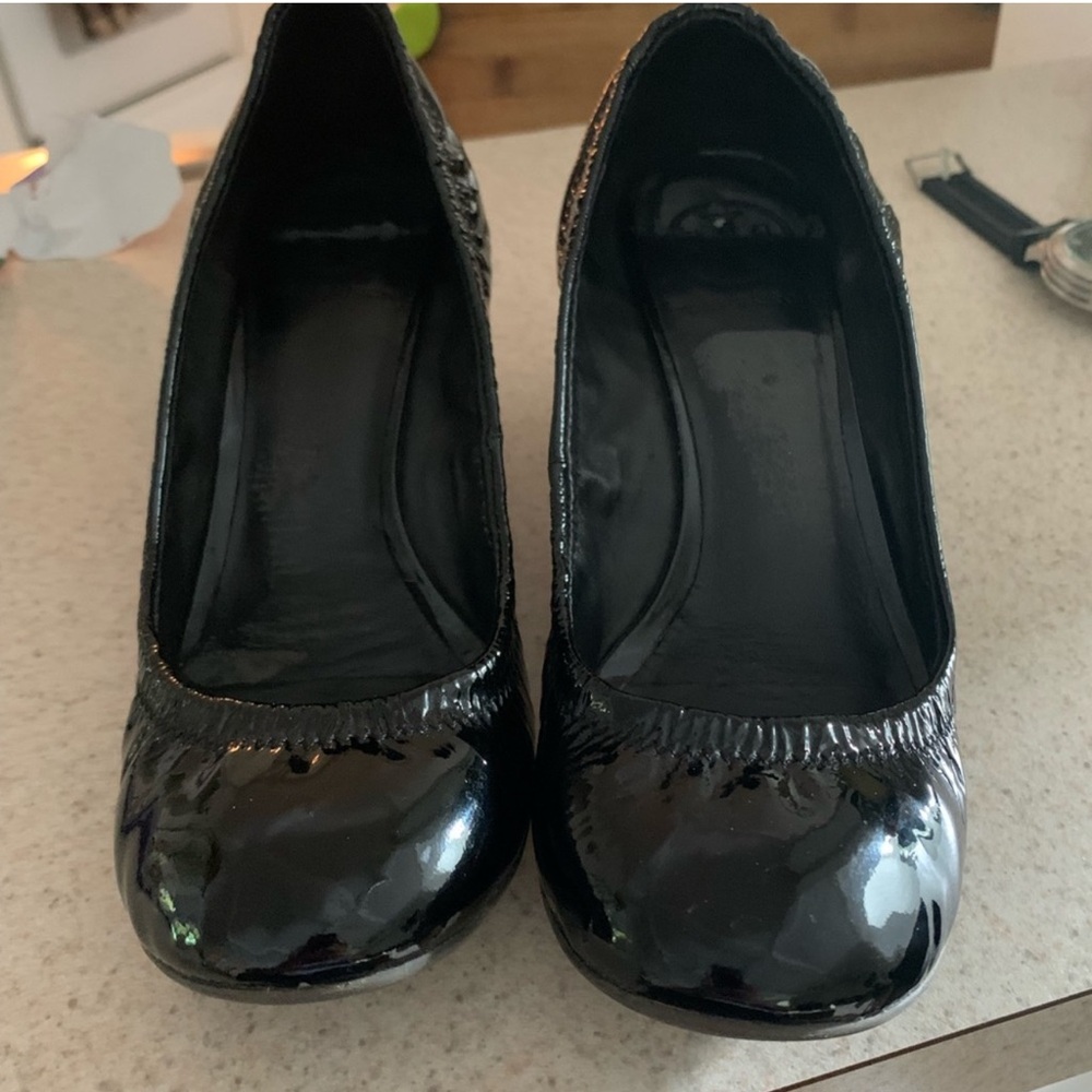 Tory Burch Elegant Black Patent Leather Pumps 7.5